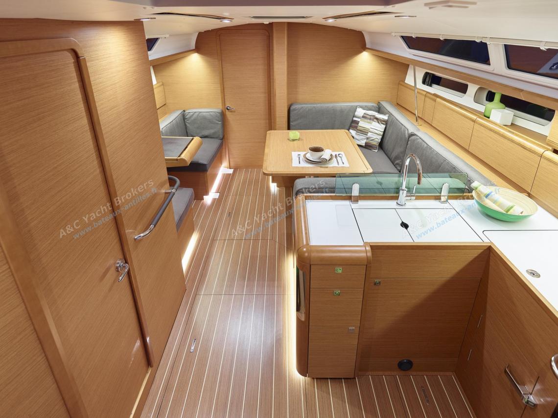 Jeanneau Sun Odyssey 419 : Galley